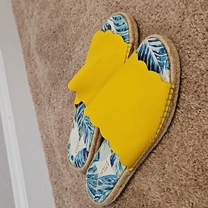 J.McLaughlin NWOT Aries Yellow Espadrille Sandals Size 9